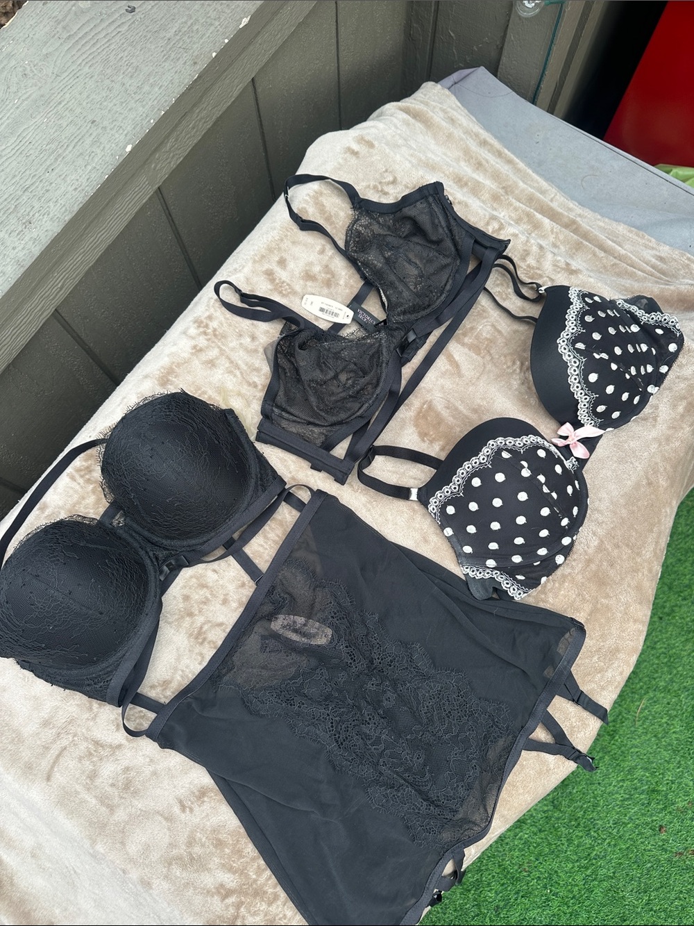 Victoria’s Secret 4 Piece Bundle
